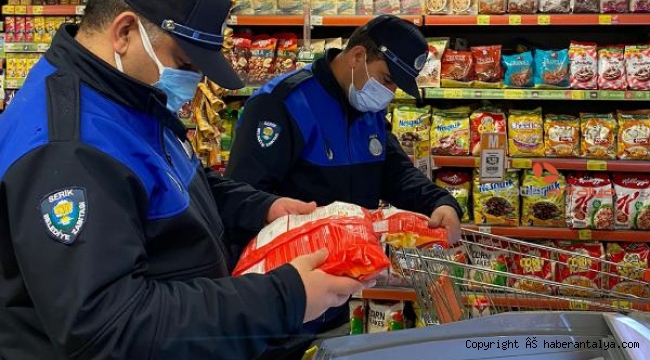 Serik'te zabıtadan zincir marketlere denetim