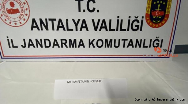 Uyuşturucu şüphelisi parkta yakalandı