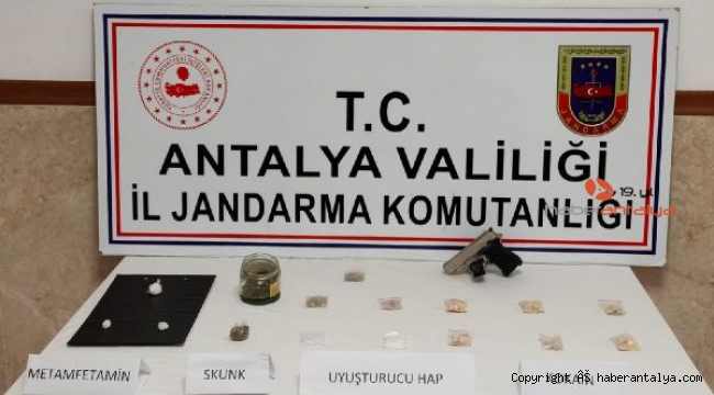 Uyuşturucu taciri suçüstü yakalandı