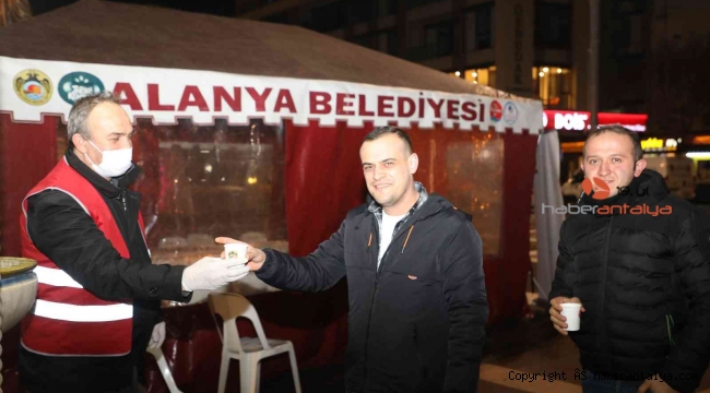 Alanya Belediyesi'nden vatandaşlara çorba ikramı