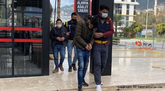 Alanya'da hırsızlar polisten kaçamadı