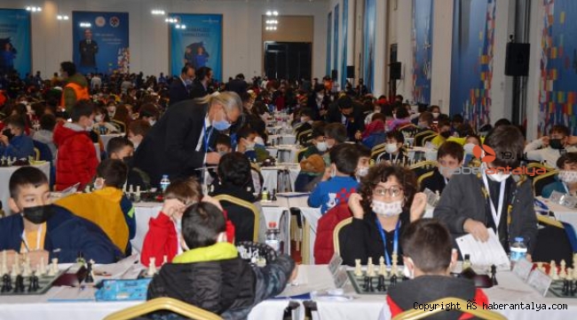 Antalya'da 2 binin üzerinde katılımlı satranç şampiyonası başladı
