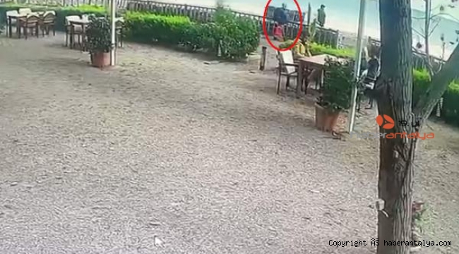 Antalya'da suda kaybolan kadın turist, güvenlik kamerasında