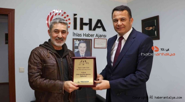 Başkan Ulutaş, Antalyalı gazetecileri ziyaret etti