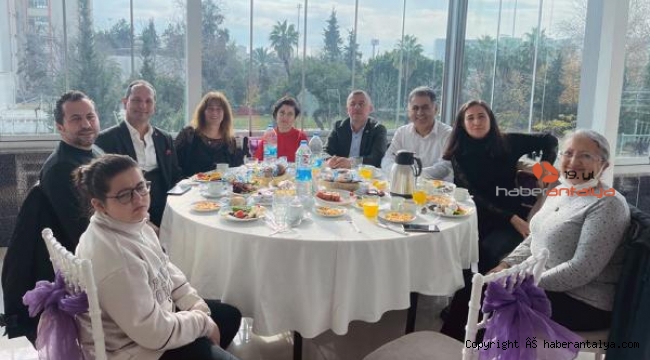 Demreliler kahvaltıda bir araya geldi