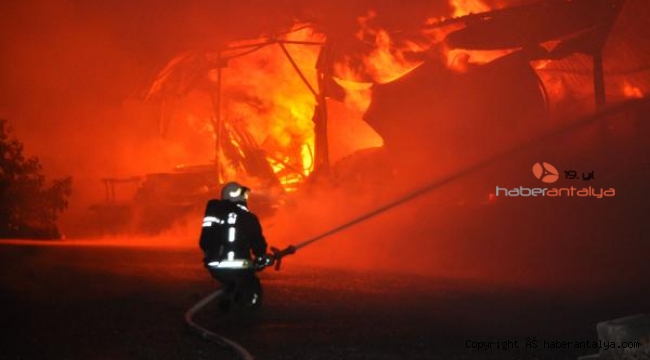 Gazipaşa'da marongoz atölyesinde yangın çıktı