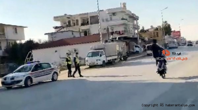 Jandarmadan kaçan motosikletliler, sosyal medyadan yakalandı