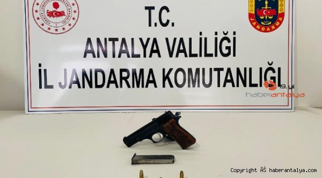 Kaş'ta ruhsatsız tabanca ele geçirildi