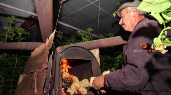 Konyaaltı'ndan seracılara ücretsiz briket yakıt desteği