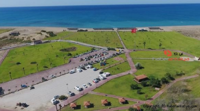 Kuş cenneti ve caretta caretta yuvalama alanı sahilde 'çim' tartışması