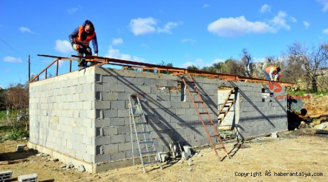 Manavgat Belediyesi yangınzedelere 430 ahır yaptı