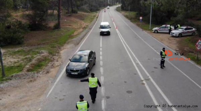 Manavgat'ta jandarma trafik denetimi