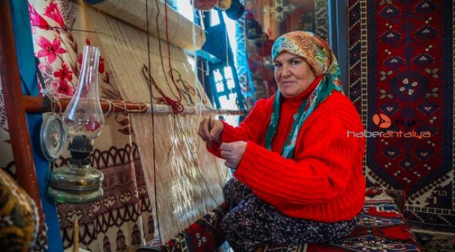 Mesleğinin son temsilcisi dokumacı Ayşe Taç, öğretmek istiyor