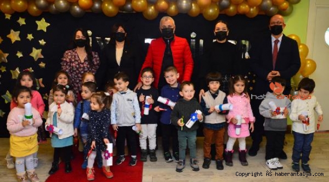 Minikler ilk karnelerini Başkan Sözen'den aldı