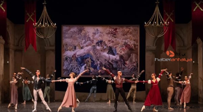 'Romeo ve Juliet'e gece ve gündüz gösterimi
