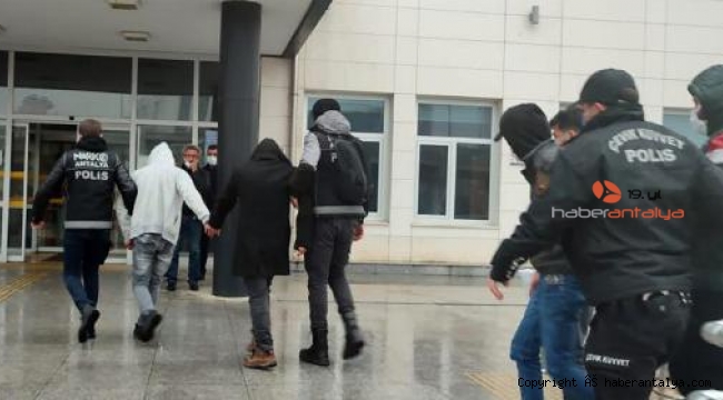 Serik'te torbacılara şafak operasyonu
