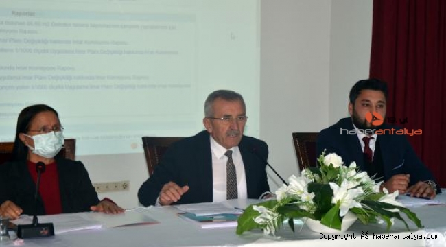Serik'te yılın ilk belediye meclisi yapıldı