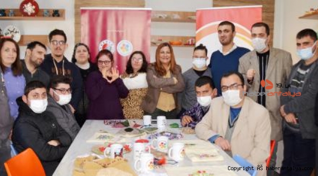 Sevgi Atölyesi'nde engeli aşıp işbaşı yaptılar