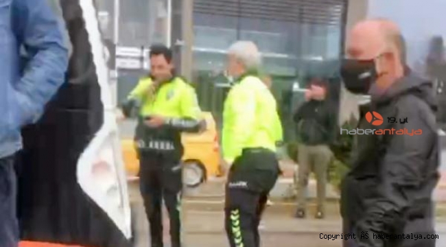 Tramvay çarpan kadın ağır yaralandı, vatman otomobil altında kalmaktan kurtuldu