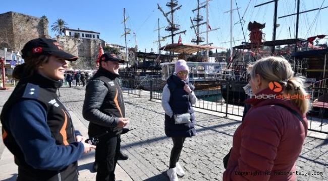 Turizm polisinin 'iyi restoran' ve 'kayıp eşya' mesaisi