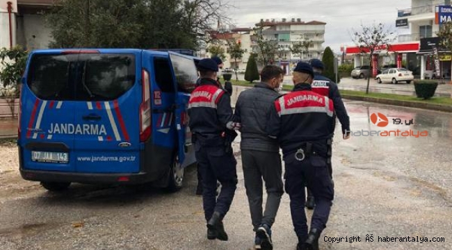 Uyuşturucu taciri jandarmadan kaçamadı