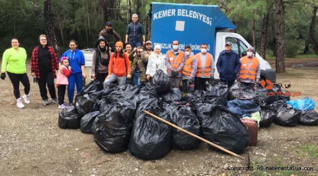 Yerleşik yabancılar Alacasu Koyu'nda temizlik yaptı