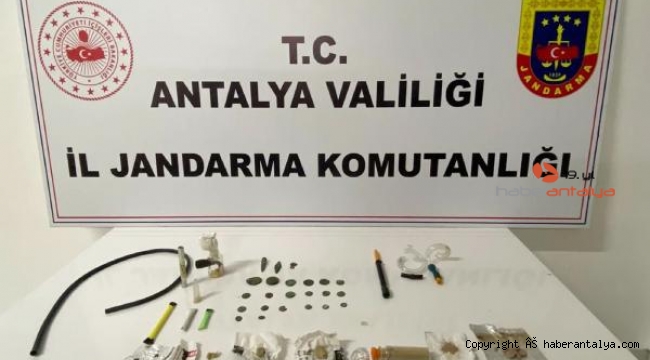 4 suçtan aranan şüpheli uyuşturucu ve tarihi eserlerle yakalandı