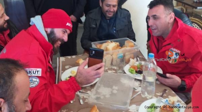 AKUT alarma geçti yayla evinde yemek yerken bulundu !