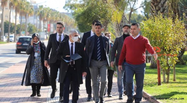 Alanya'da sahil bandı düzenlemesi sürüyor