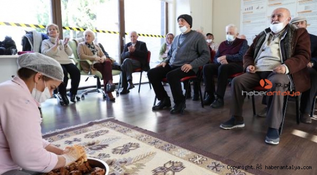 Alzheimer hastaları sıra gecesinde