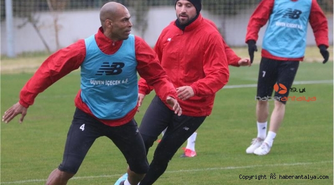 Antalyaspor, Adana Demirspor'a hazırlanmaya devam ediyor
