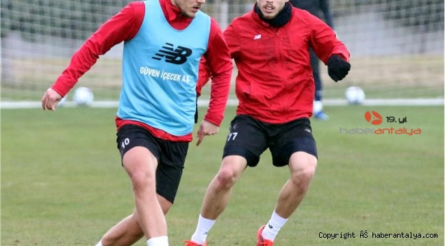 Antalyaspor, Beşiktaş'a 2 eksikle hazırlanıyor