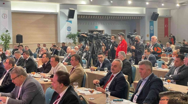 Başkan Yücel, 2022 Yağlı Güreş Forumu'nda