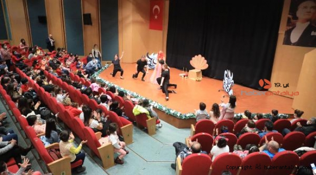 Çocuk Tiyatroları Şenliği'ni 18 bin 650 çocuk izledi
