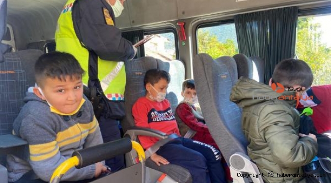 Finike'de okul servis denetimi