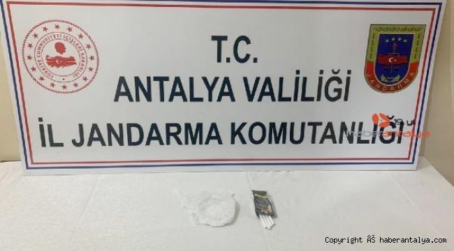 Finike'de uyuşturucu operasyonu; 3 kişi yakalandı