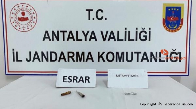 Hırsızlıktan aranan kişi, yol kontrolünde yakayı ele verdi
