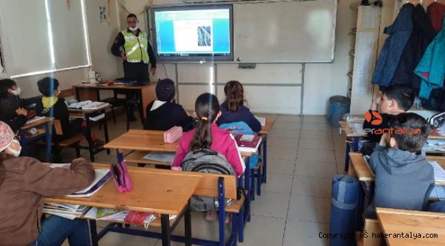Jandarmadan öğrencilere trafik eğitimi