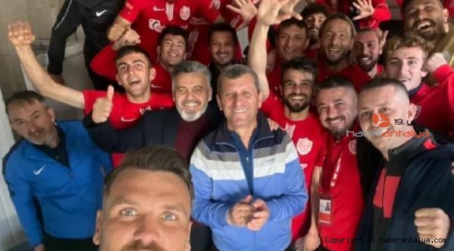 Kepezliler, 'liderlik özçekimi' yaptılar