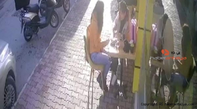 Masasında unuttuğu telefonu çalındı