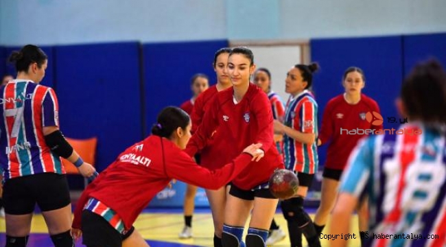 Mavi Kelebekler galibiyet serisi peşinde