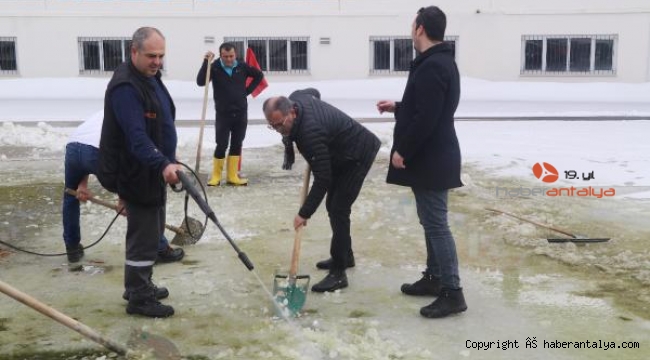 Sahadaki buzz katmanı temizlenemedi, ortalık karıştı