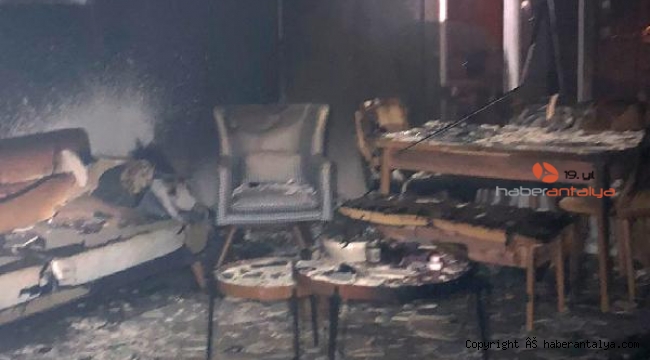 Serik'te ev yangını, eşyalar küle döndü 