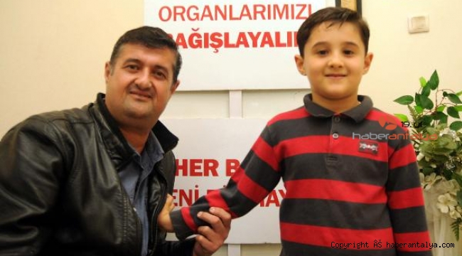 Türkiye'de ilk kez aynı anda kalp ve böbrek nakli yapılan hasta öldü