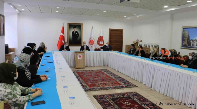 Cumhuriyet Başsavcısı İnal, adliyede görevli şehit yakınları ile bir araya geldi