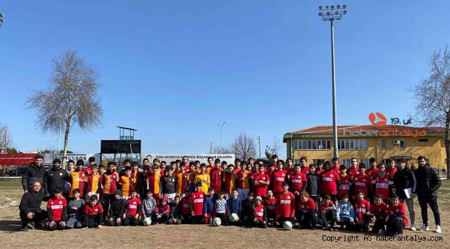 Döşemealtı Futbol Okulu öğrencileri dostluk maçına çıktı