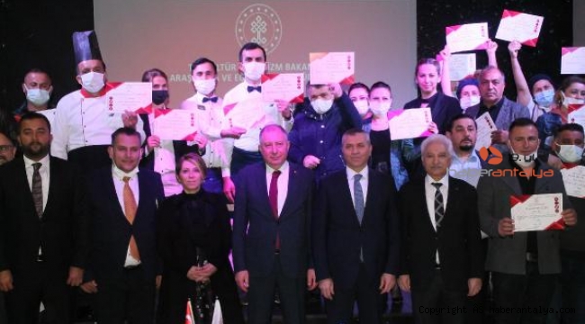 İşbaşı eğitimini tamamlayan kursiyerlere belge verildi