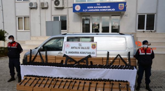 Jandarma silah kaçakçılarını yakaladı 