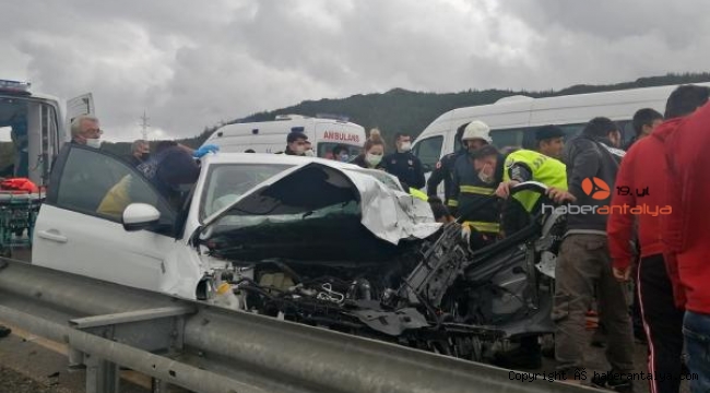 Kaş'ta trafik kazası: 1 ölü, 2 yaralı