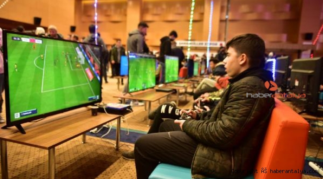 Kepez'de E-Spor Fest başladı